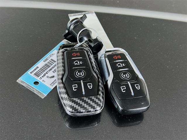 Photo of 2017 Magnetic Ford Mustang