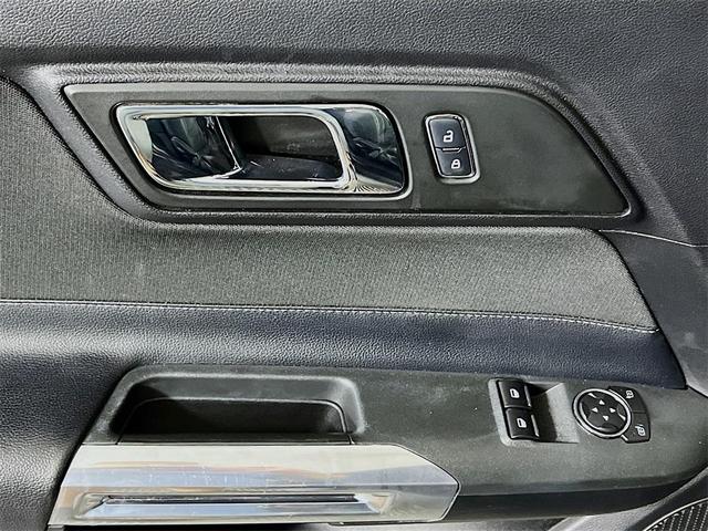 Photo of 2017 Magnetic Ford Mustang