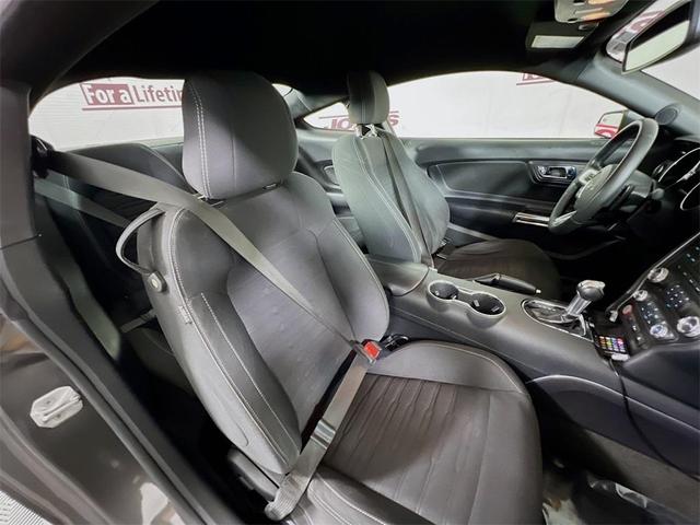 Photo of 2017 Magnetic Ford Mustang