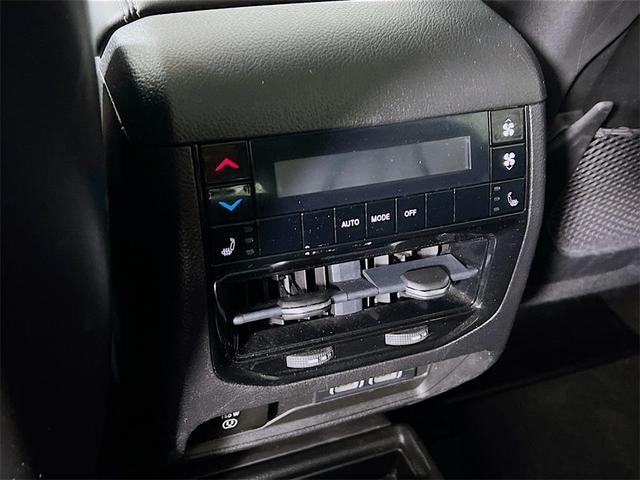 Photo of 2022 Metallic Jeep Grand Cherokee L