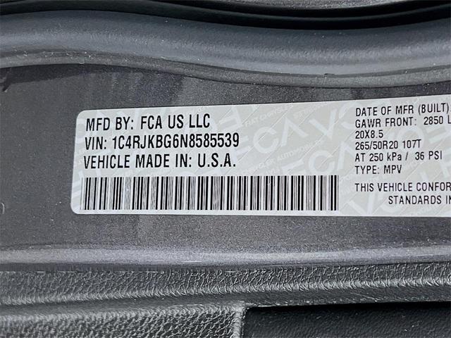 Photo of 2022 Metallic Jeep Grand Cherokee L