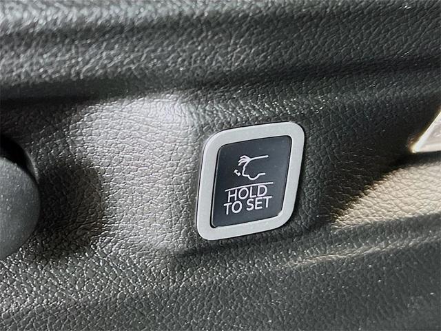 Photo of 2022 Metallic Jeep Grand Cherokee L