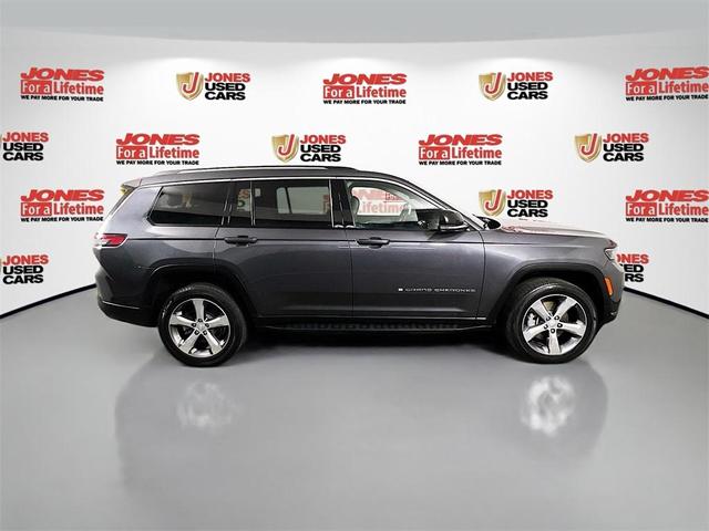 Photo of 2022 Metallic Jeep Grand Cherokee L
