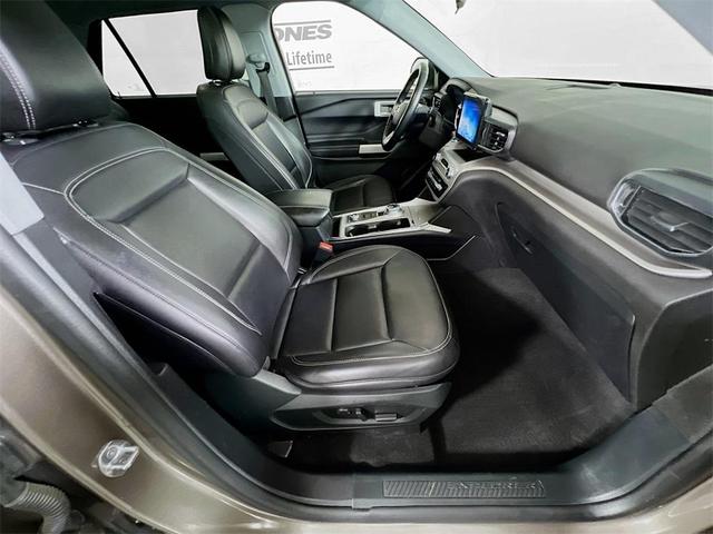 Photo of 2021 Stone Gray Ford Explorer