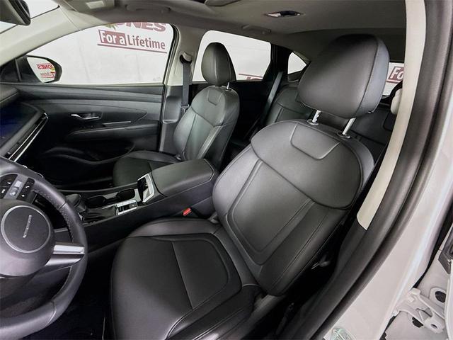 Photo of 2025 White Pearl Hyundai TUCSON
