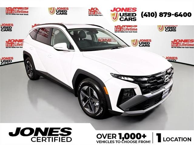 Photo of 2025 White Pearl Hyundai TUCSON