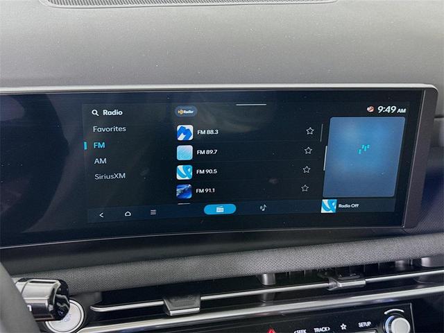 Photo of 2025 White Pearl Hyundai TUCSON