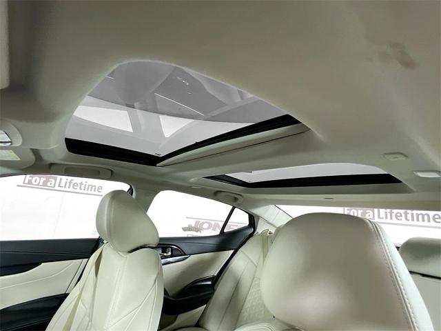 Photo of 2020 Carnelian Red Nissan Maxima