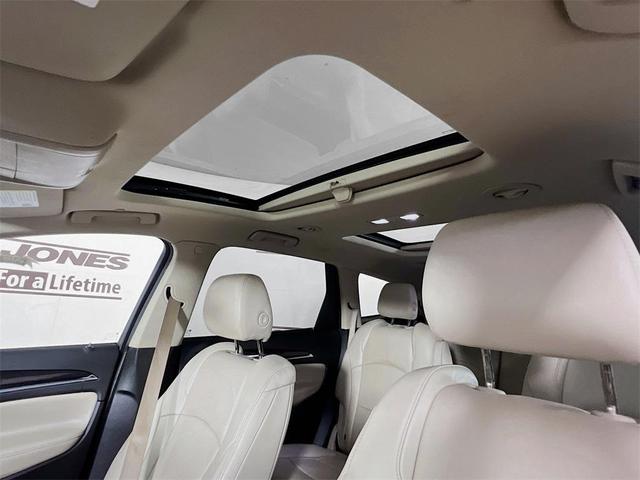 Photo of 2018 Red Quartz Tintcoat Buick Enclave