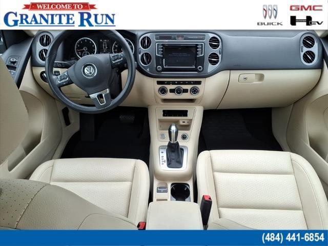 Photo of 2017 Deep Black Pearl Volkswagen Tiguan