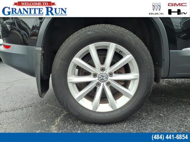 Photo of 2017 Deep Black Pearl Volkswagen Tiguan