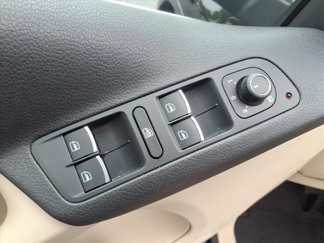 Photo of 2017 Deep Black Pearl Volkswagen Tiguan
