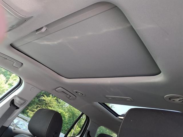 Photo of 2022 Summit White GMC Acadia