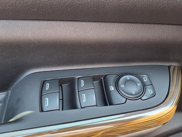 Photo of 2022 Summit White GMC Acadia