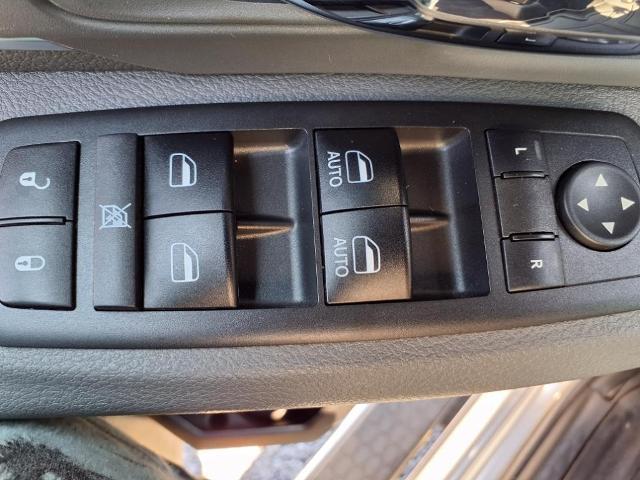 Photo of 2018 Bright Silver Metallic Clearcoat RAM 1500