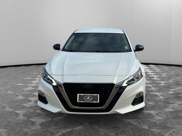Photo of 2022 Pearl White Tricoat Nissan Altima