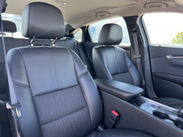 Photo of 2019 Silver Ice Metallic Chevrolet Impala