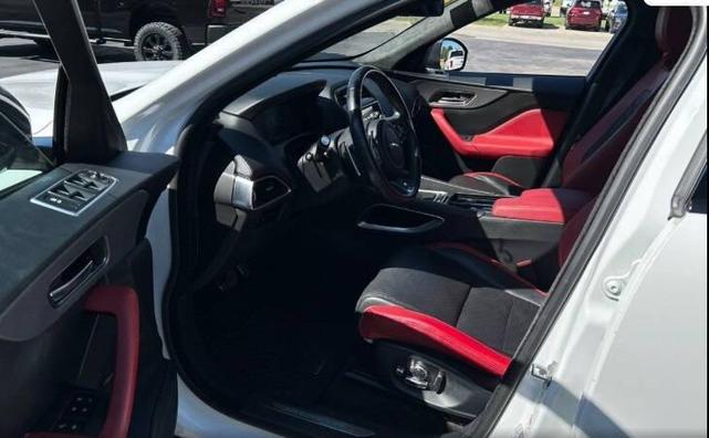 Photo of 2018 Fuji White Jaguar F-PACE