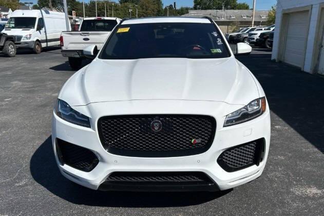 Photo of 2018 Fuji White Jaguar F-PACE