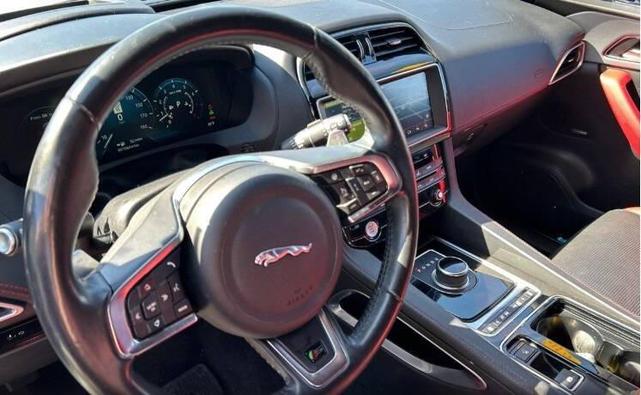 Photo of 2018 Fuji White Jaguar F-PACE