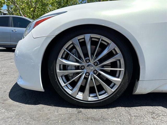 Photo of 2011 Moonlight White INFINITI G37