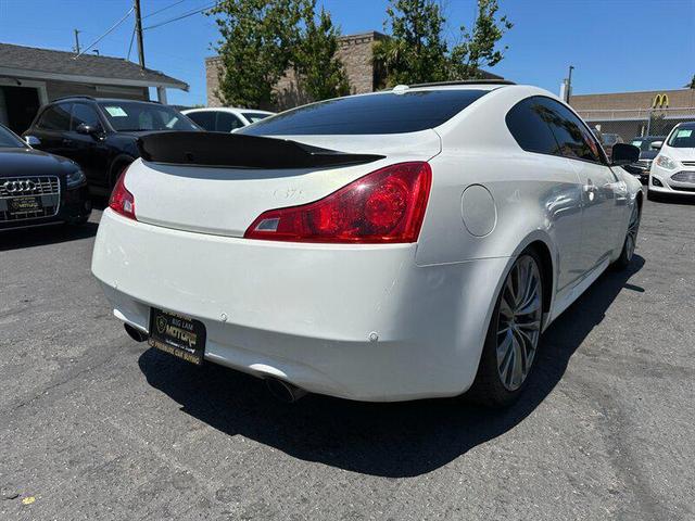 Photo of 2011 Moonlight White INFINITI G37