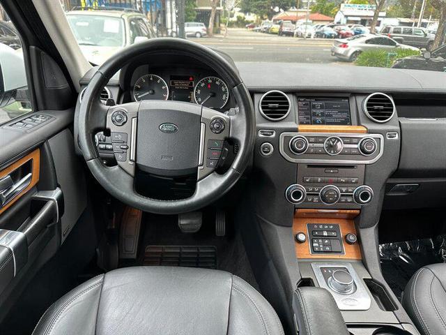 Photo of 2015 Fuji White Land Rover LR4