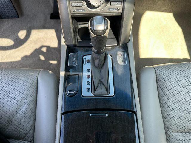 Photo of 2010 Silver Jade Metallic Acura RL