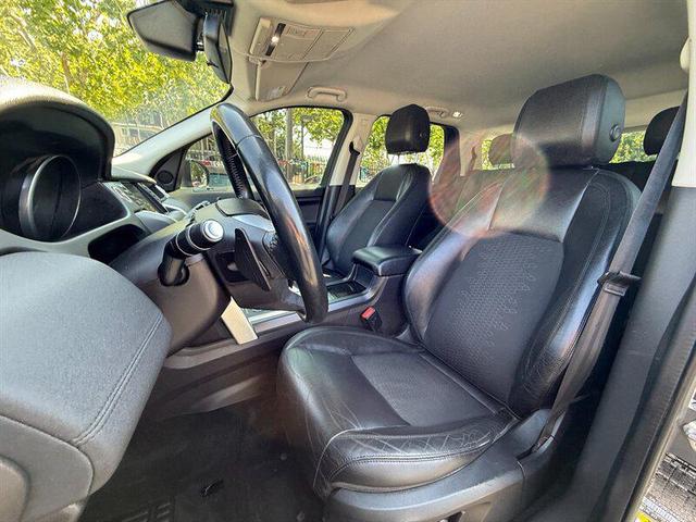 Photo of 2017 Fuji White Land Rover Discovery Sport