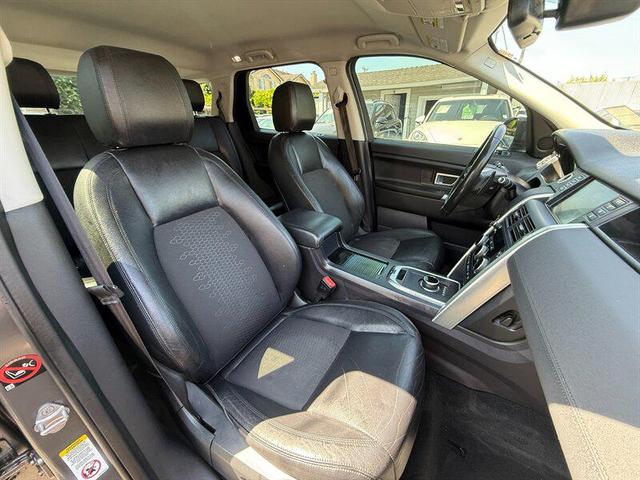 Photo of 2017 Fuji White Land Rover Discovery Sport
