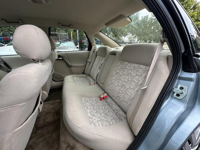 Photo of 2005 Ice Blue Saturn L