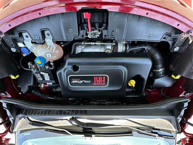 Photo of 2016 Rosso Perla (Deep Lava Red Pearl) FIAT 500L