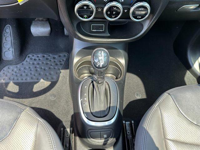 Photo of 2016 Rosso Perla (Deep Lava Red Pearl) FIAT 500L