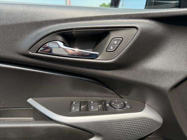 Photo of 2025 GRAY Chevrolet Trax