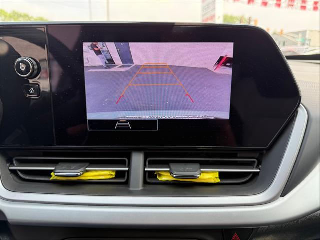 Photo of 2025 GRAY Chevrolet Trax