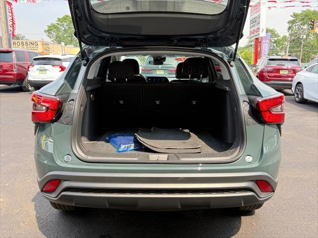Photo of 2025 GRAY Chevrolet Trax
