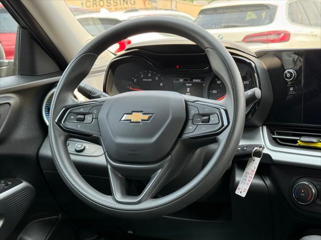 Photo of 2025 GRAY Chevrolet Trax