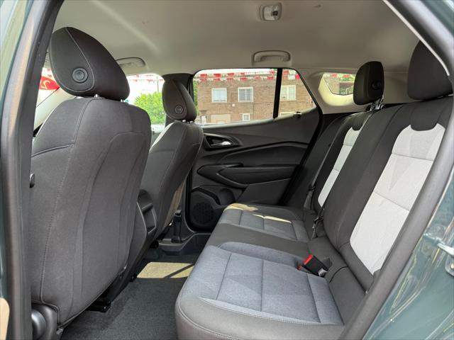 Photo of 2025 GRAY Chevrolet Trax