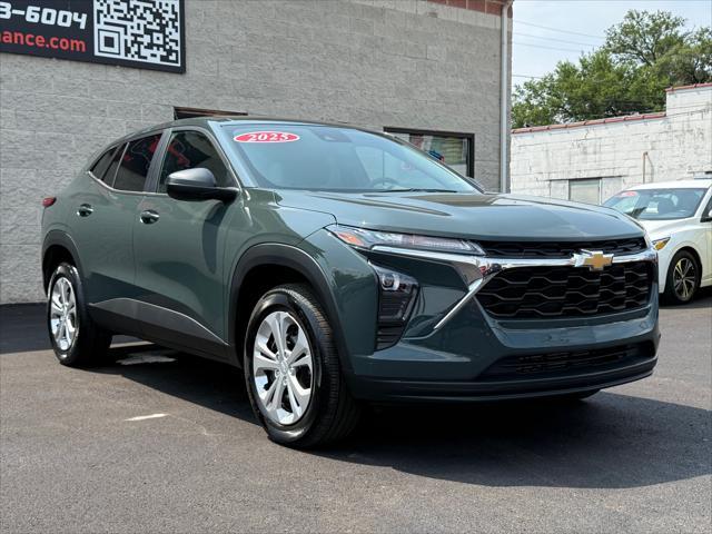 Photo of 2025 GRAY Chevrolet Trax