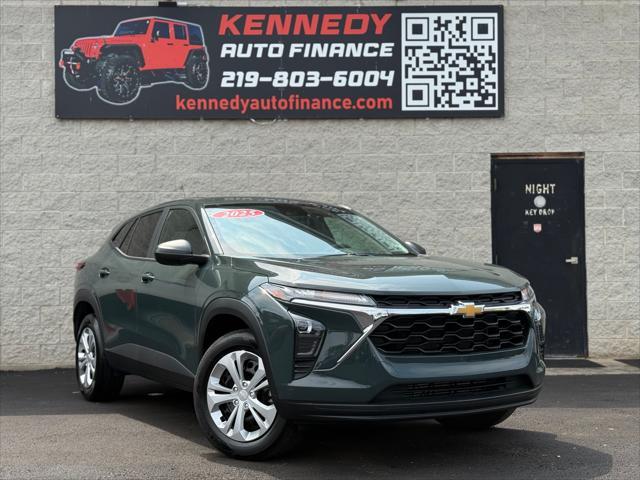Photo of 2025 GRAY Chevrolet Trax