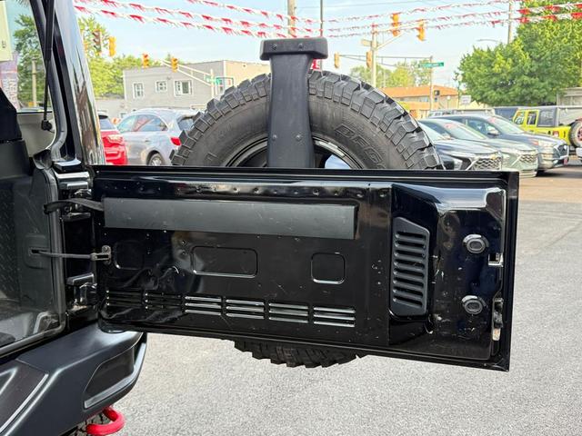 Photo of 2017 Black Clearcoat Jeep Wrangler Unlimited