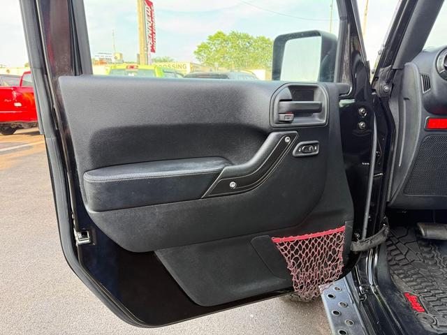 Photo of 2017 Black Clearcoat Jeep Wrangler Unlimited