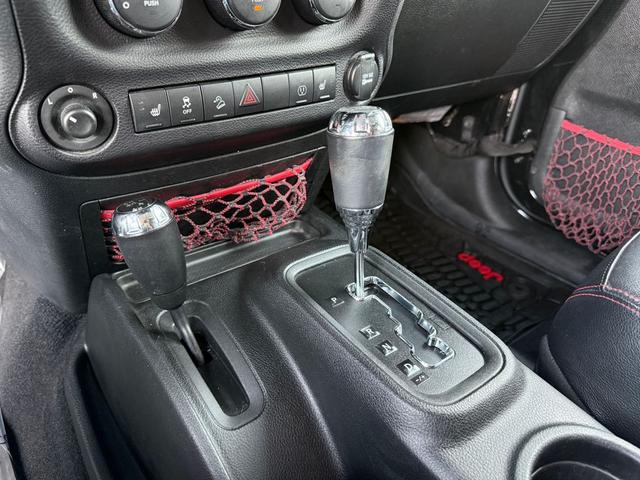 Photo of 2017 Black Clearcoat Jeep Wrangler Unlimited
