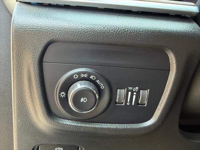 Photo of 2022 Bright White Clearcoat Jeep Grand Cherokee L