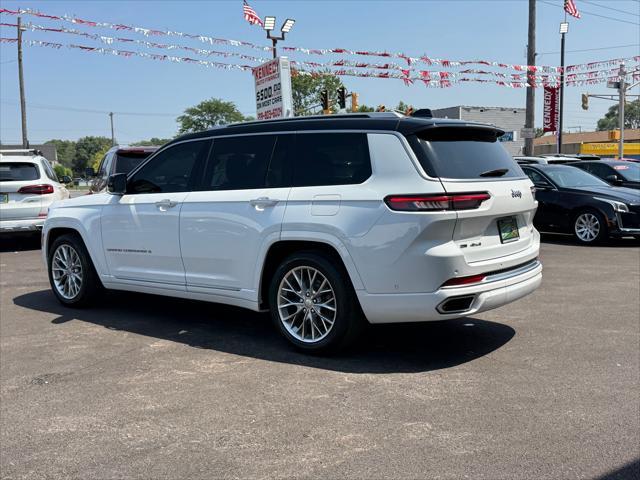 Photo of 2022 Bright White Clearcoat Jeep Grand Cherokee L
