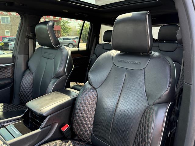 Photo of 2022 Bright White Clearcoat Jeep Grand Cherokee L