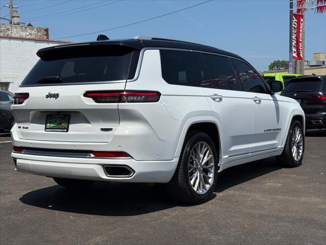 Photo of 2022 Bright White Clearcoat Jeep Grand Cherokee L