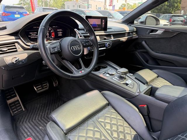 Photo of 2018 Daytona Gray Pearl Effect Audi S5