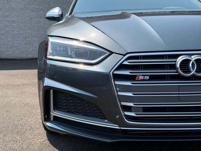 Photo of 2018 Daytona Gray Pearl Effect Audi S5