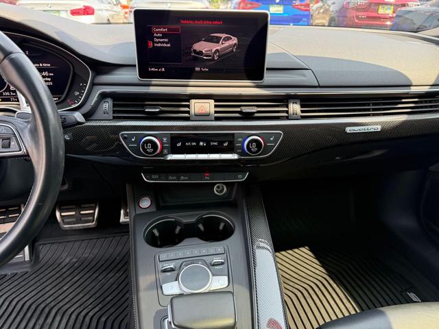Photo of 2018 Daytona Gray Pearl Effect Audi S5
